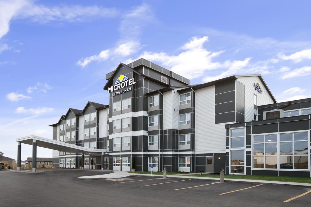 Microtel Inn & Suites By Wyndham Estevan Luaran gambar