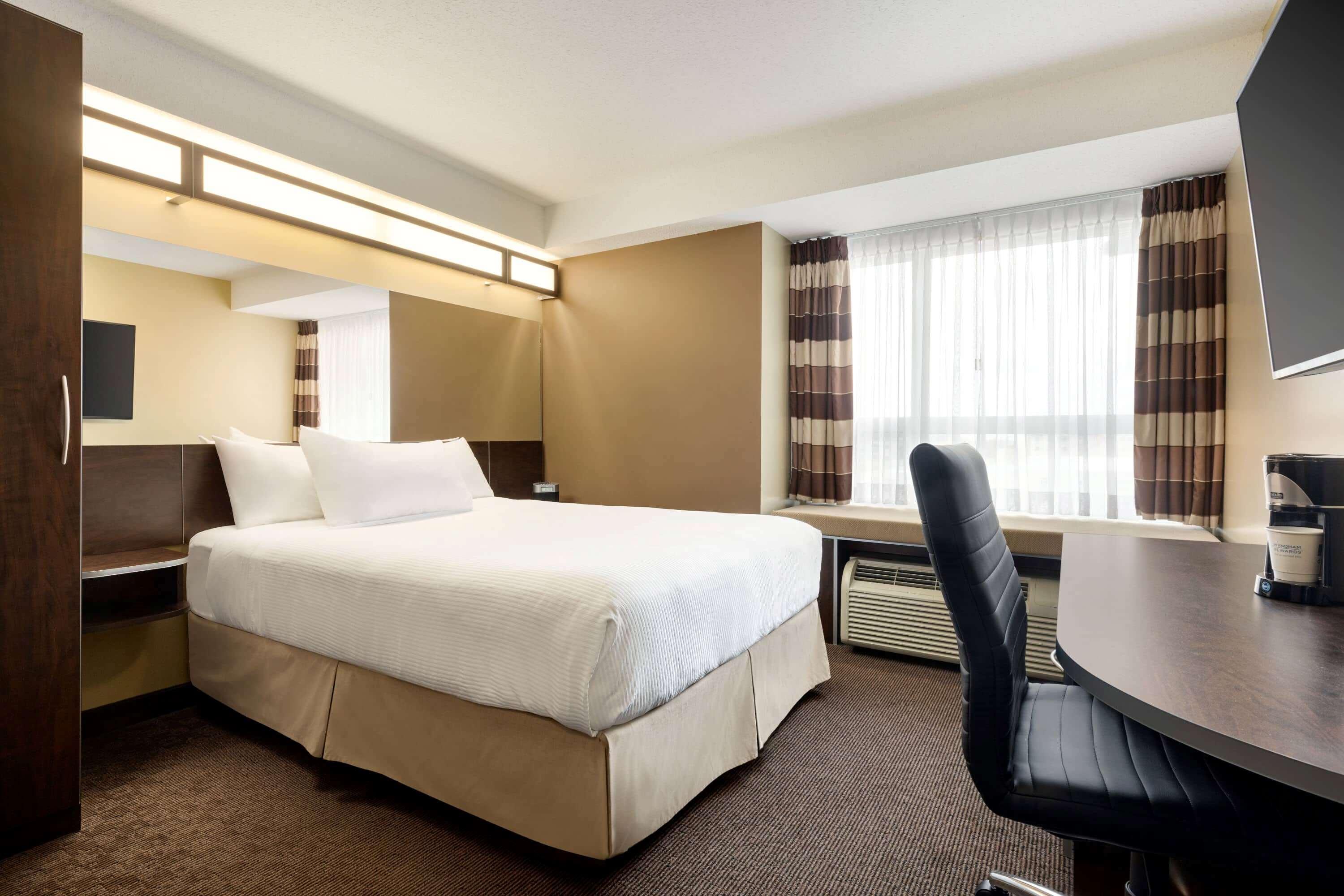 Microtel Inn & Suites By Wyndham Estevan Luaran gambar