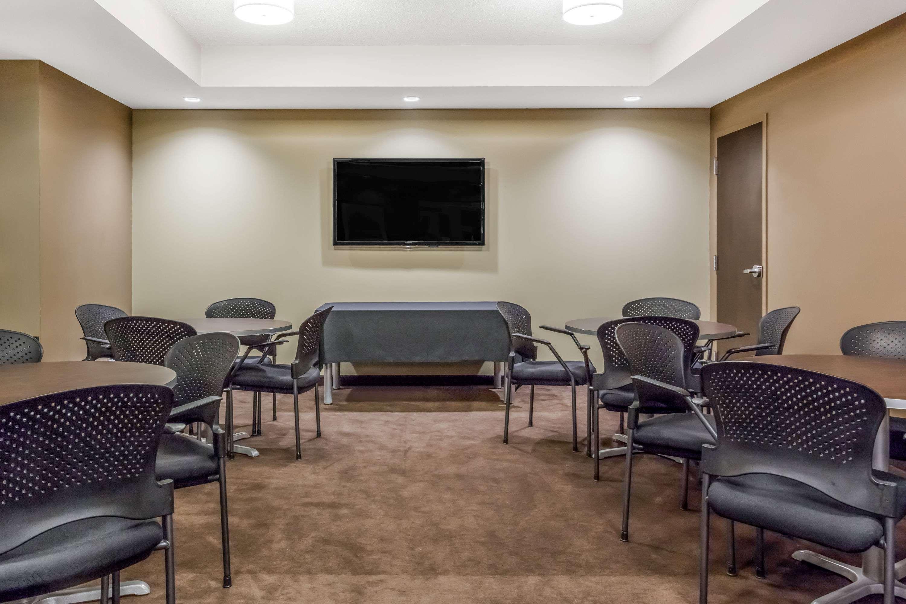 Microtel Inn & Suites By Wyndham Estevan Luaran gambar