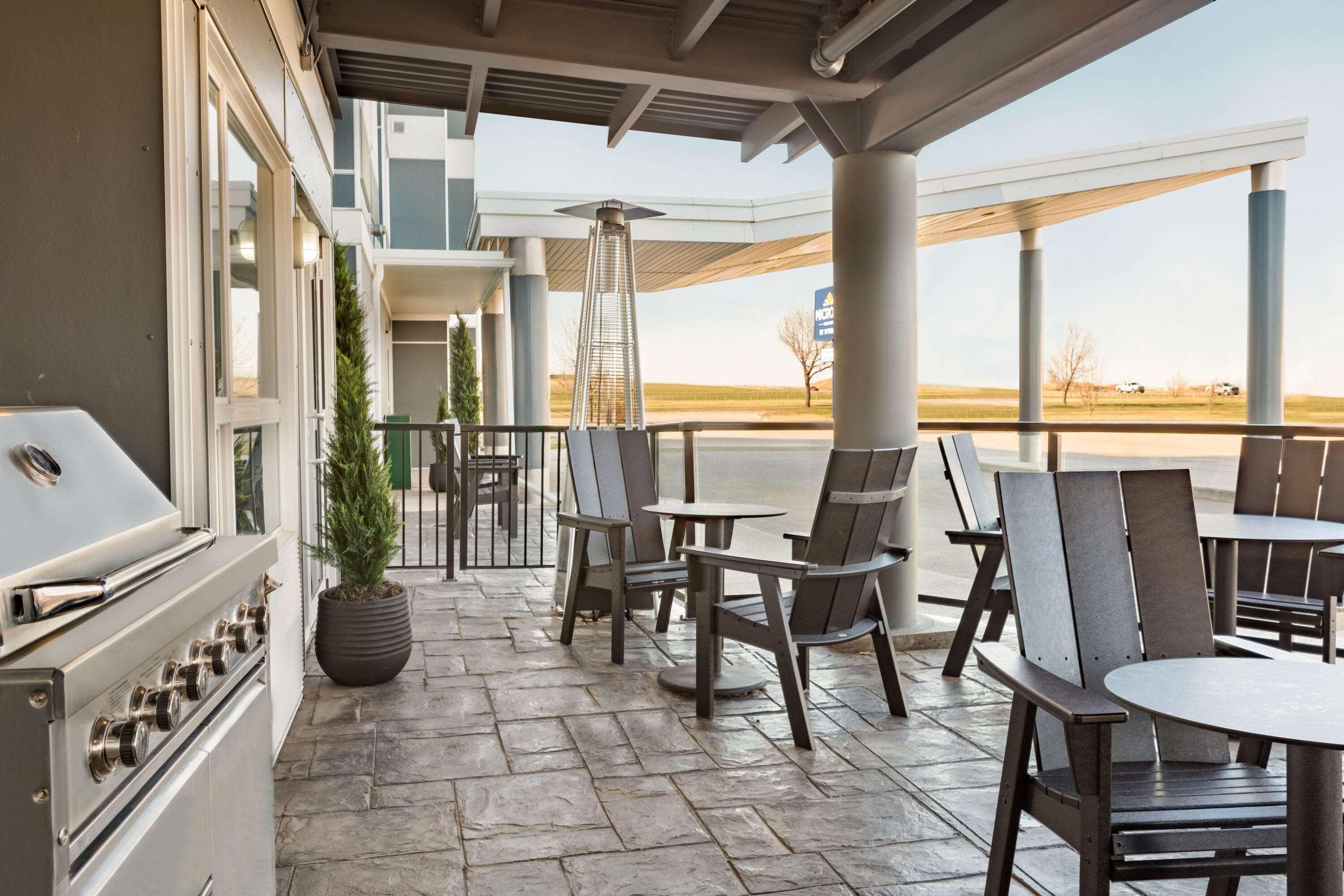 Microtel Inn & Suites By Wyndham Estevan Luaran gambar