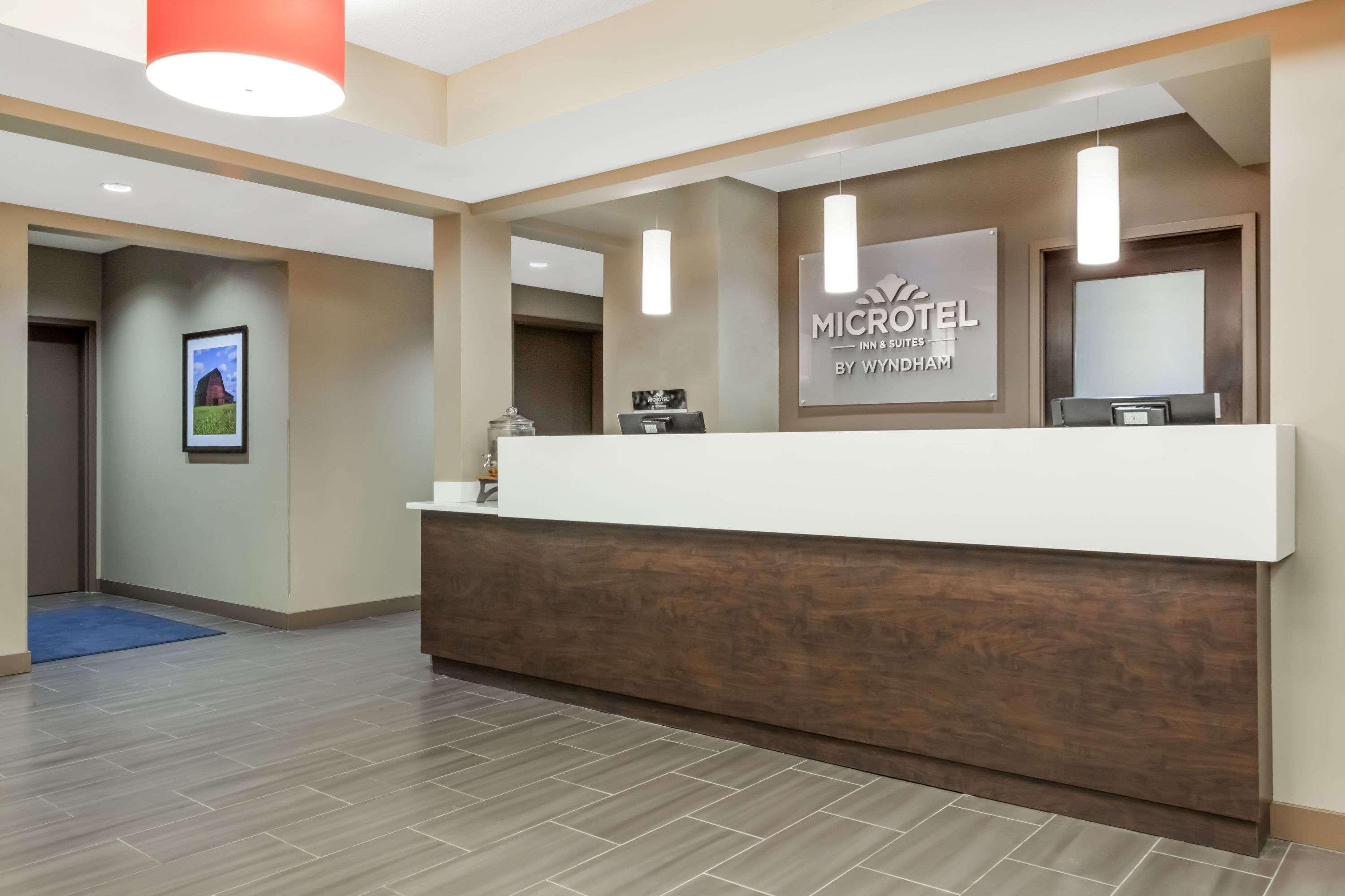 Microtel Inn & Suites By Wyndham Estevan Luaran gambar